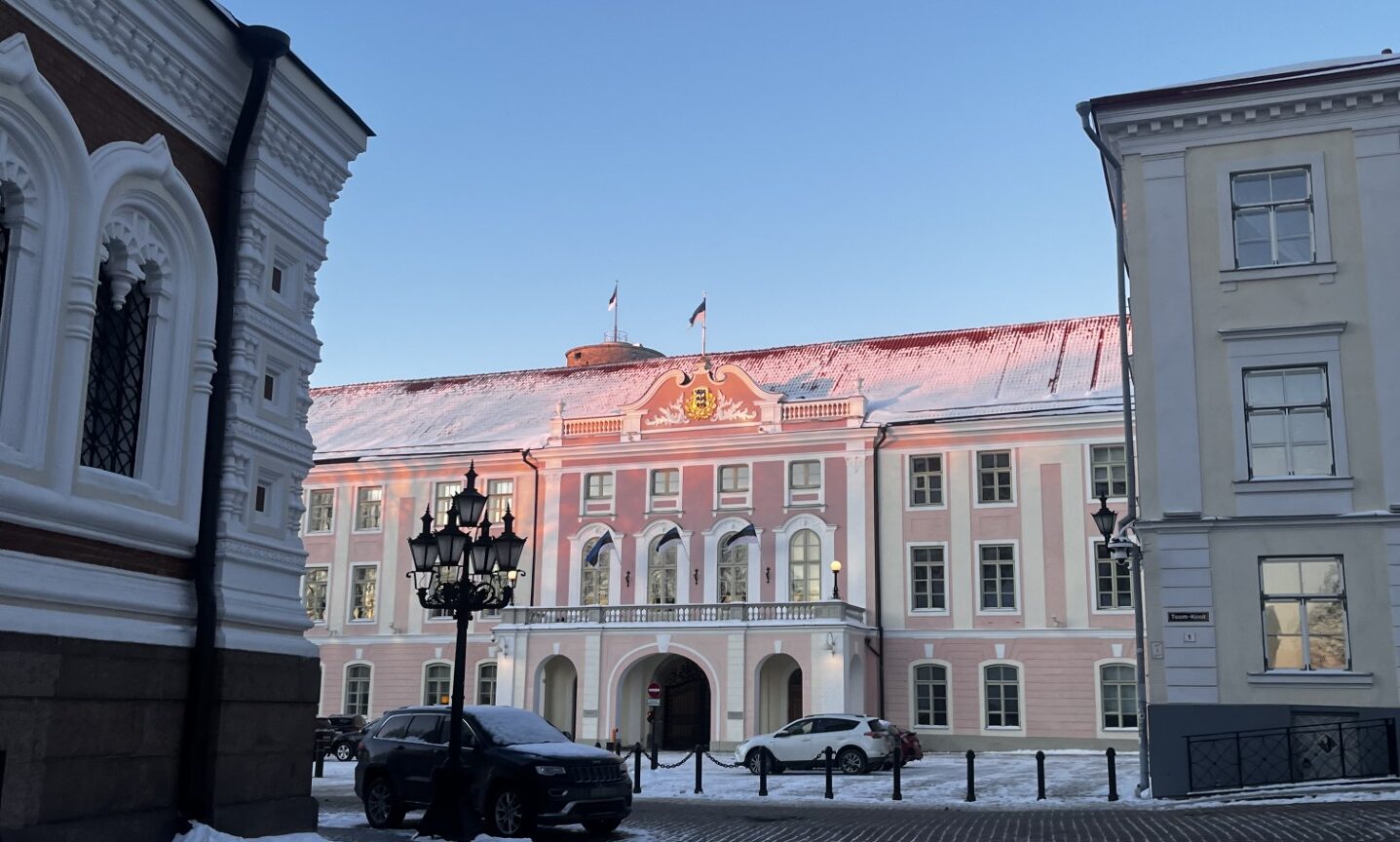 Mareli Parik, II VÕ Selle aasta veebruaris osalesin 2026. aasta Noorte Riigikogus Tallinnas. See on simulatsioon, kus noored saavad matkida päris Riigikogu tööd